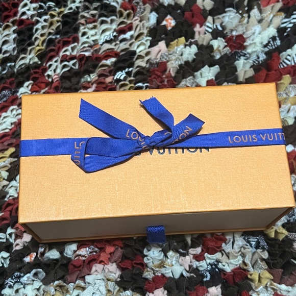 LV Gift Wrapped Box - Picture 2 of 6